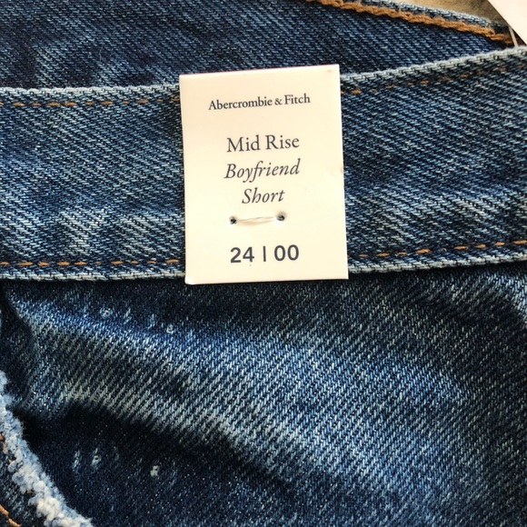 NWT Abercrombie & Fitch Mid Rise Distressed Boyfriend Shorts - Picture 5 of 5